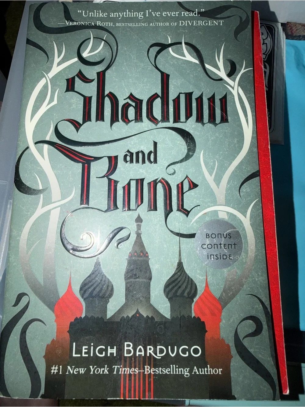 Shadow and Bone by Leigh Bardugo - Hardcover Novel (Green, Red, Black)